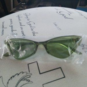 RETO GREEN SUNGLASSES